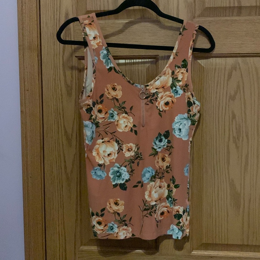 Junior’s tank top